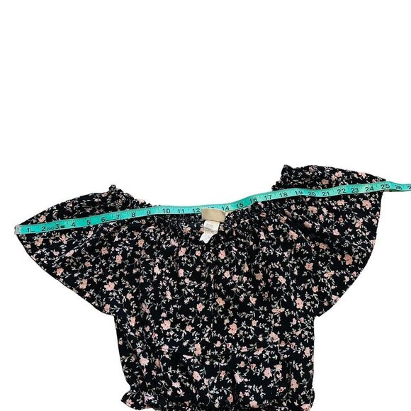 10/$25🦋 H.I.P. Black Floral Stretchy Crop Top - Size XS - Picture 10 of 13